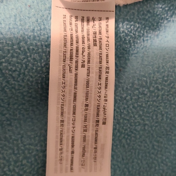 Hollister off shoulder crop top - Picture 2 of 3